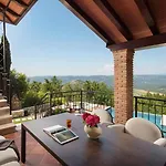Clara Meloni Villa *