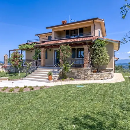 Clara Meloni Villa *