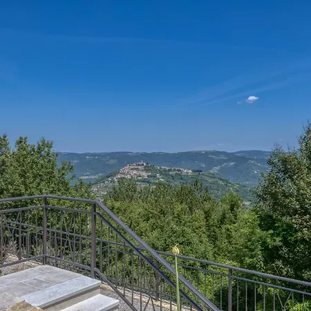 Clara Meloni * Motovun